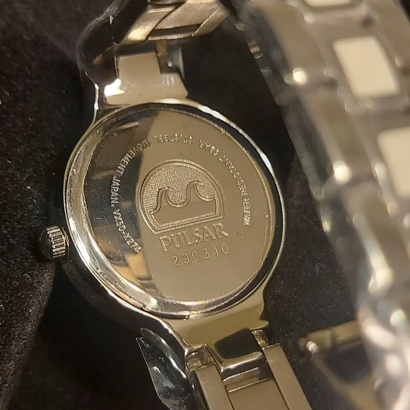 Older Pulsar Watch With Case Untested - Picture 3 of 15